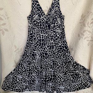 Summer Black and White Flowing Casual Dress